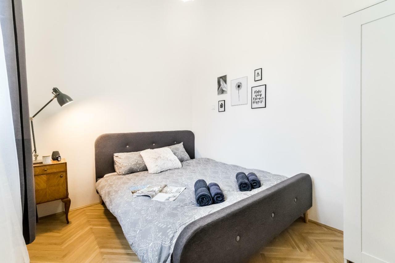 Bpr Colorlib Art Apartment บูดาเปสต์ ภายนอก รูปภาพ