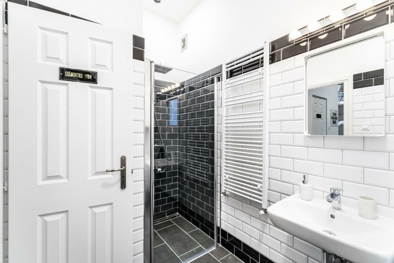 Bpr Colorlib Art Apartment บูดาเปสต์ ภายนอก รูปภาพ