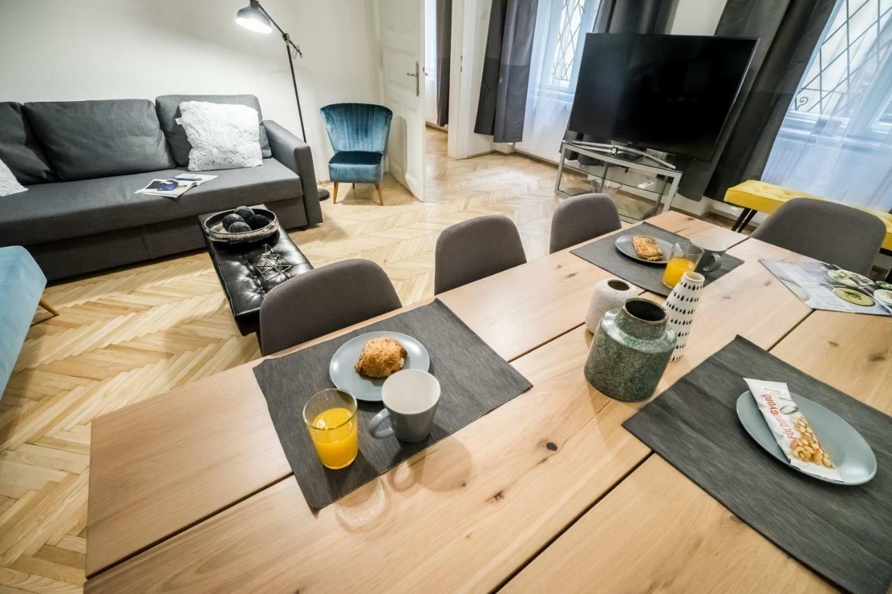 Bpr Colorlib Art Apartment บูดาเปสต์ ภายนอก รูปภาพ